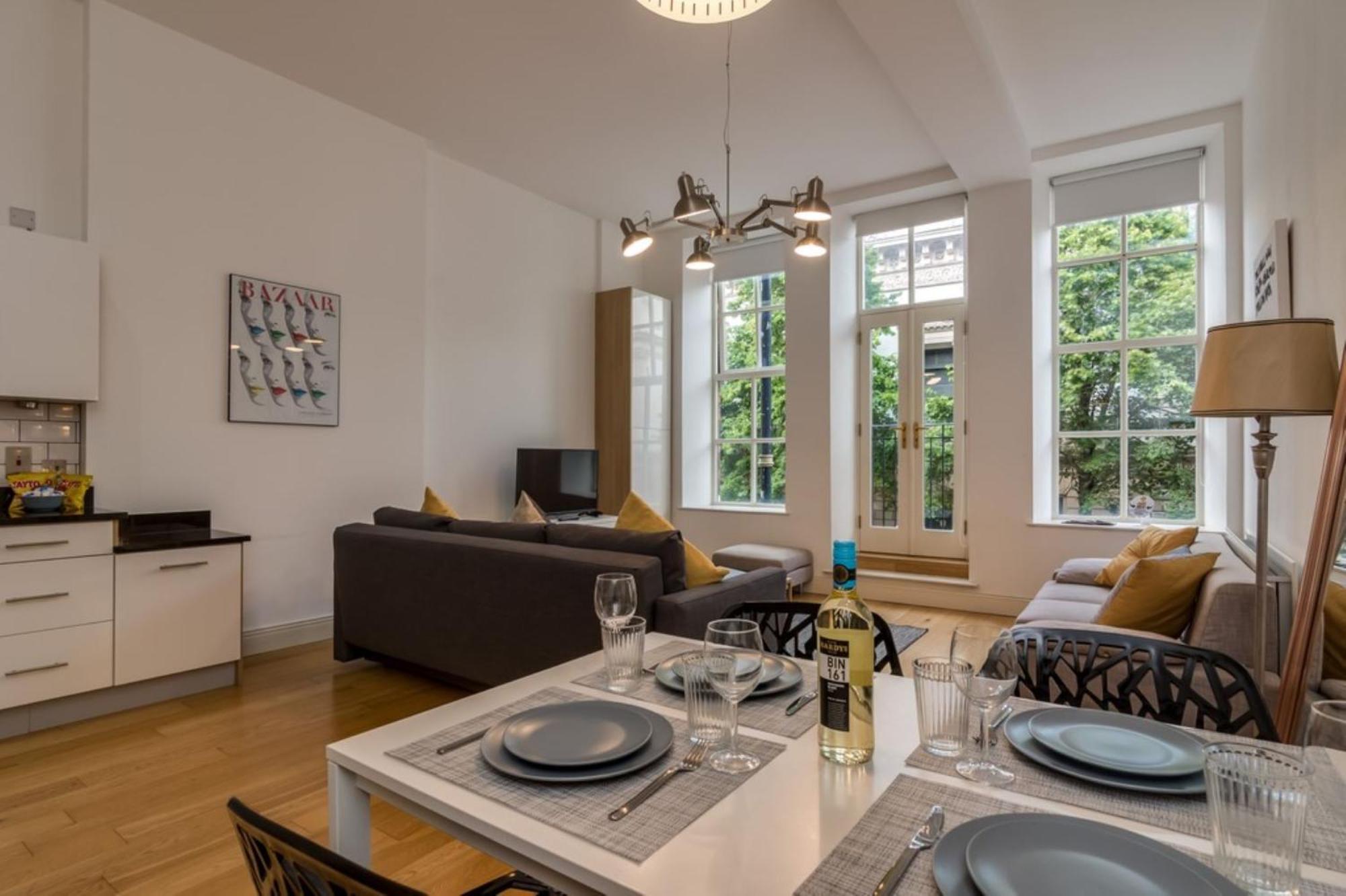 Fitzrovia Mansion Apartments In Belfast'S Cathedral Quarter Экстерьер фото